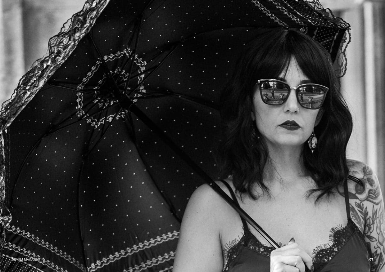 EM Magazine - November 2021 - Drop Dead Glamorous