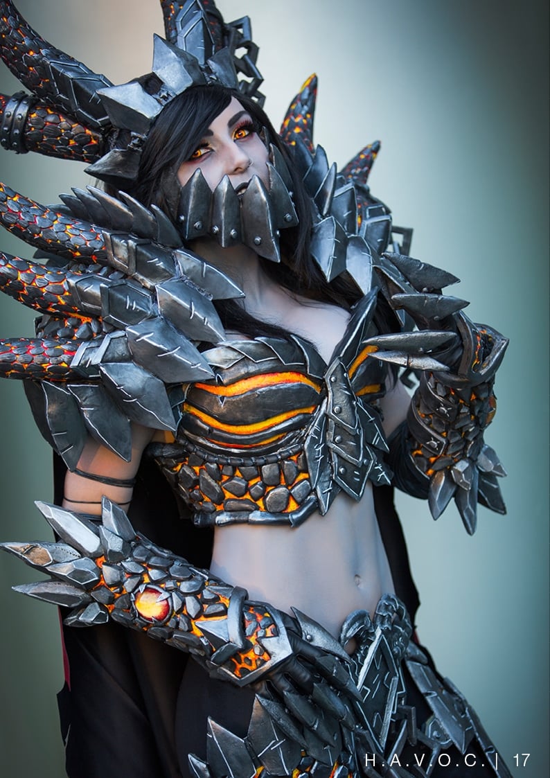 Heroes and Villains of Cosplay - Issue 2 - Female Deathwing